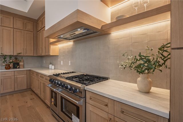 8800 Lusso Court, Las Vegas, NV 89134