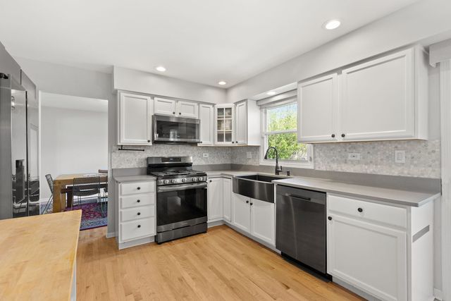 1120 Thompson Boulevard, Buffalo Grove, IL 60089