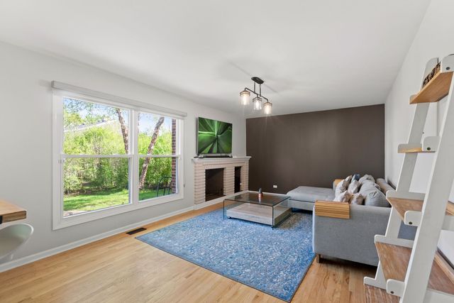 1120 Thompson Boulevard, Buffalo Grove, IL 60089