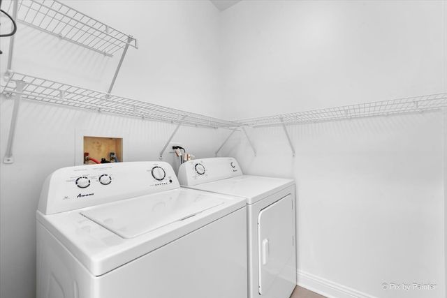 827 Riding Lane 827, St. Charles, IL 60174