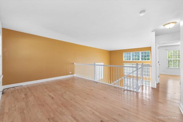 827 Riding Lane 827, St. Charles, IL 60174