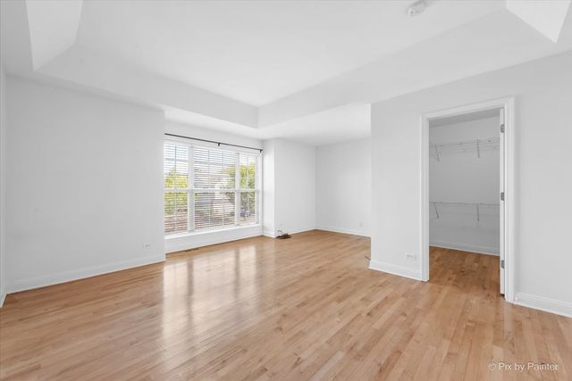 827 Riding Lane 827, St. Charles, IL 60174