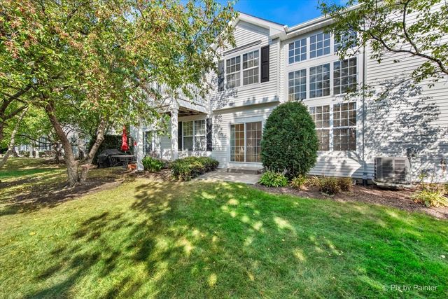 827 Riding Lane 827, St. Charles, IL 60174