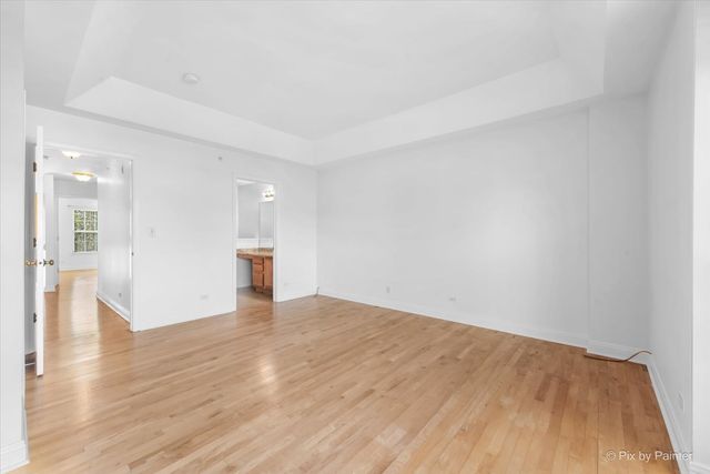 827 Riding Lane 827, St. Charles, IL 60174