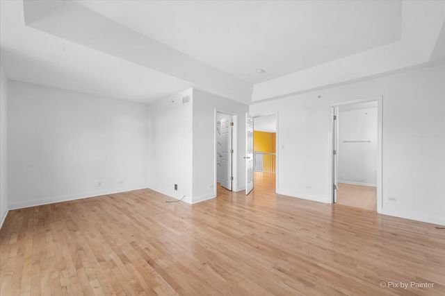 827 Riding Lane 827, St. Charles, IL 60174