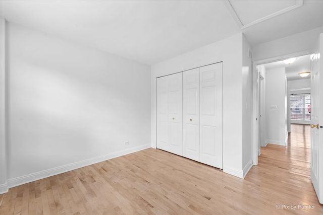 827 Riding Lane 827, St. Charles, IL 60174