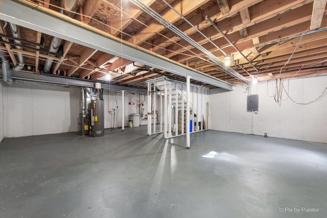 827 Riding Lane 827, St. Charles, IL 60174