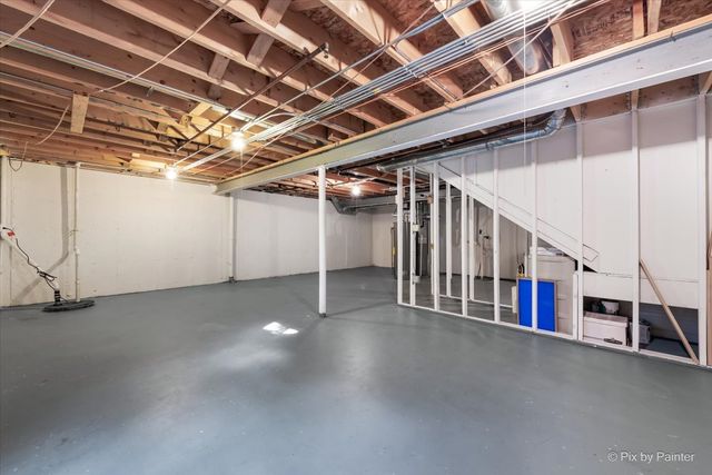 827 Riding Lane 827, St. Charles, IL 60174