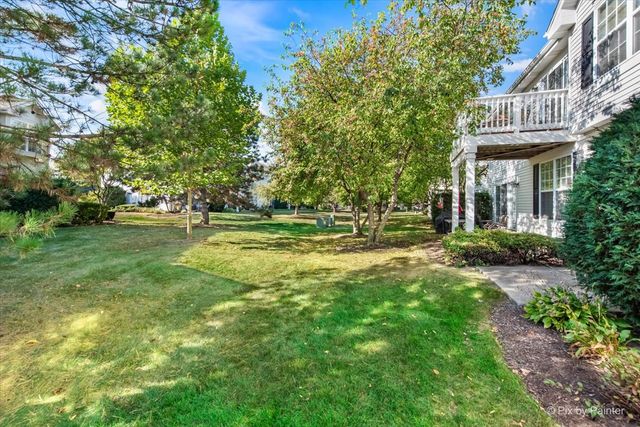 827 Riding Lane 827, St. Charles, IL 60174