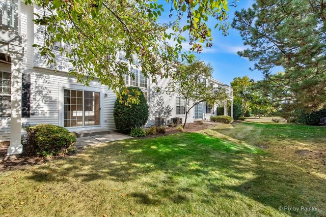 827 Riding Lane 827, St. Charles, IL 60174