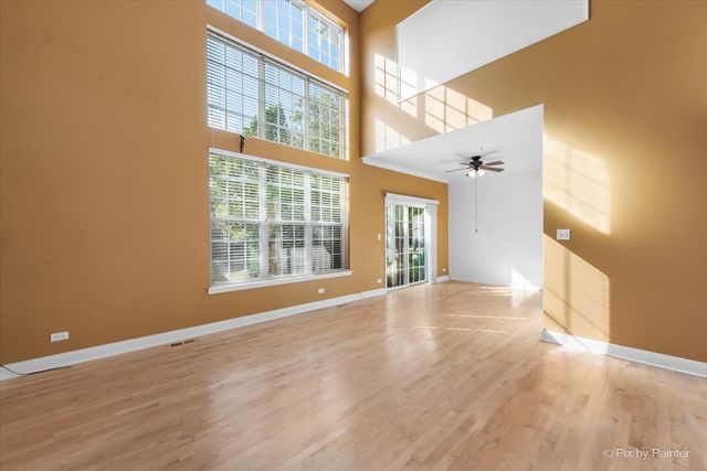 827 Riding Lane 827, St. Charles, IL 60174