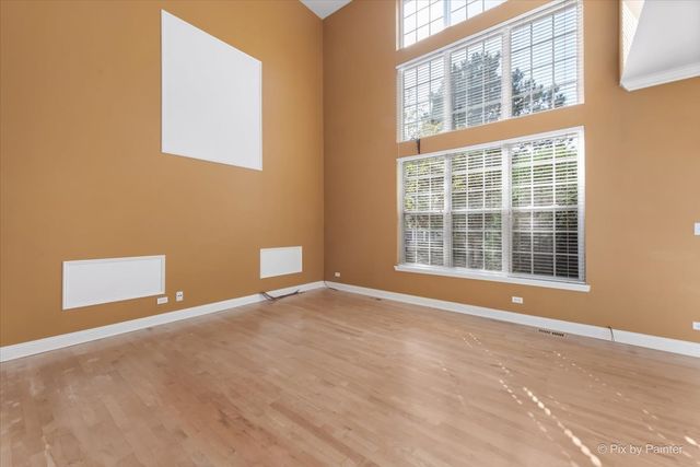 827 Riding Lane 827, St. Charles, IL 60174