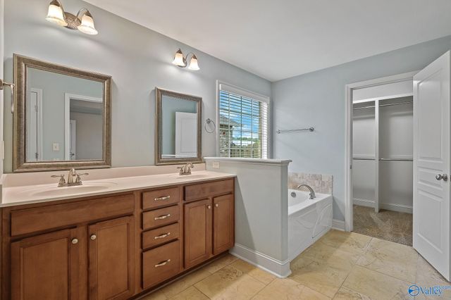 114 Somerset Park Drive, Huntsville, AL 35811
