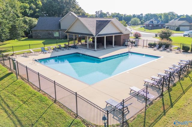 114 Somerset Park Drive, Huntsville, AL 35811