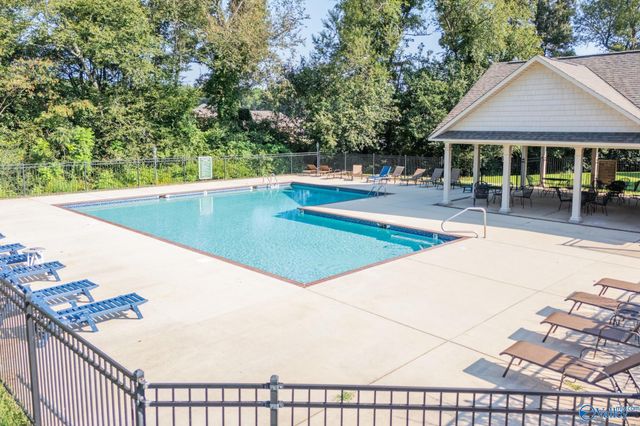 114 Somerset Park Drive, Huntsville, AL 35811