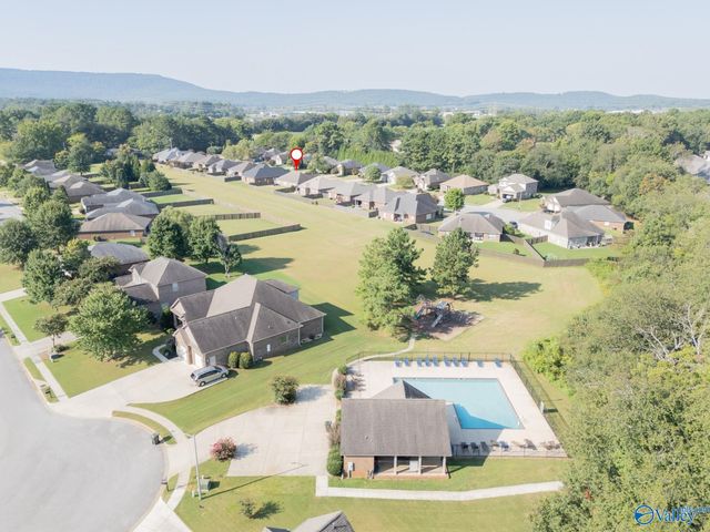 114 Somerset Park Drive, Huntsville, AL 35811