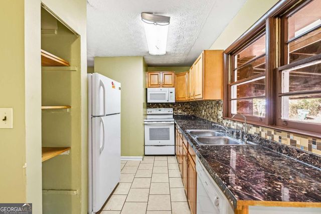 1334 Jennie Lane, Lilburn, GA 30047