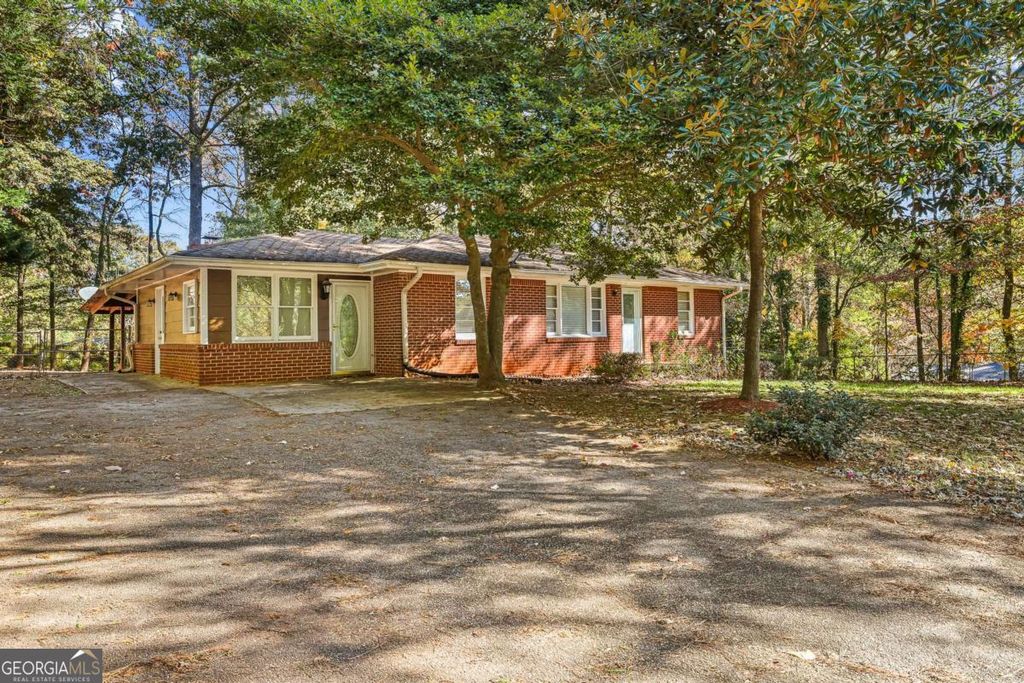 1334 Jennie Lane, Lilburn, GA 30047