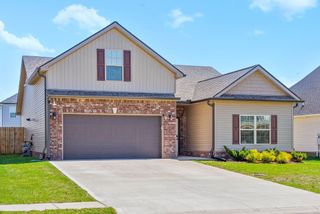 1581 Kestrel Dr, Clarksville, TN 37040