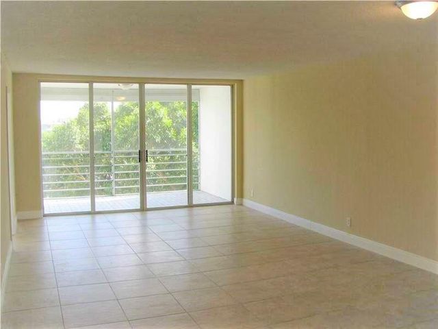 2940 N Course Drive 604, Pompano Beach, FL 33069