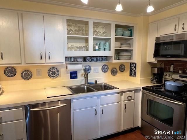 25 Orchard Street 21, Stonington, CT 06378