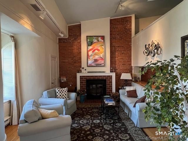 25 Orchard Street 21, Stonington, CT 06378