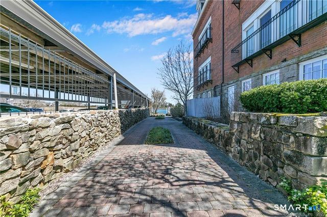 25 Orchard Street 21, Stonington, CT 06378