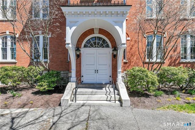 25 Orchard Street 21, Stonington, CT 06378