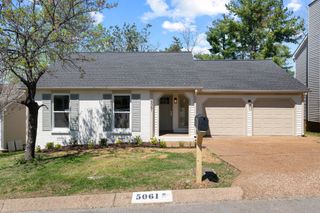 5061 English Village Dr, Nashville, TN 37211