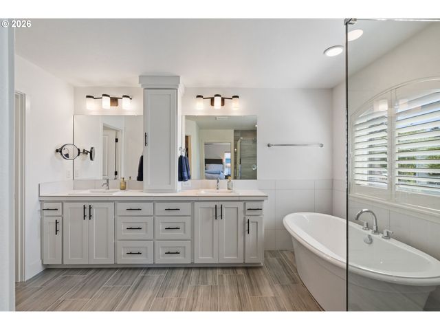15111 Ne 93RD St, Vancouver, WA 98682