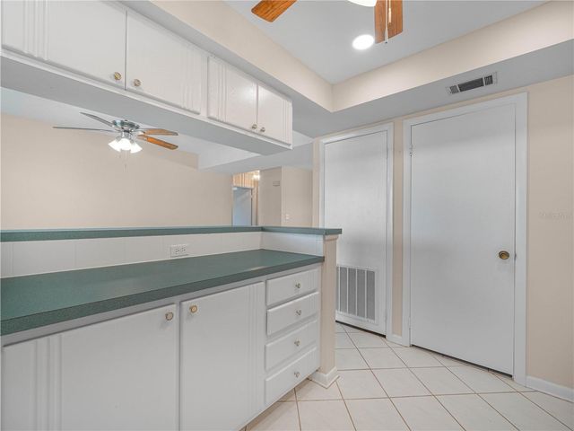 1130 N LAKE PARKER AVENUE A308, Lakeland, FL 33805