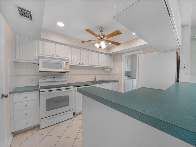 1130 N LAKE PARKER AVENUE A308, Lakeland, FL 33805
