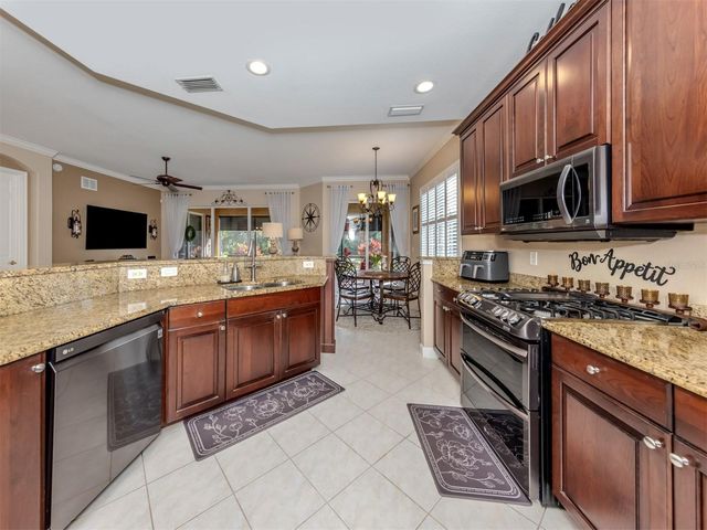 114 BELLA VISTA TERRACE 6B, North Venice, FL 34275