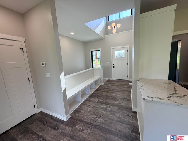 6674 Shadow Ridge Place, Columbus, NE 68601