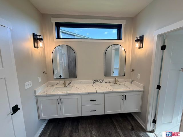 6674 Shadow Ridge Place, Columbus, NE 68601