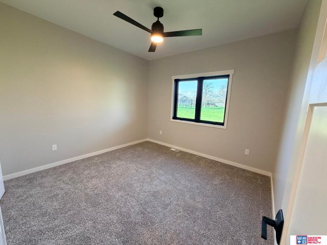 6674 Shadow Ridge Place, Columbus, NE 68601