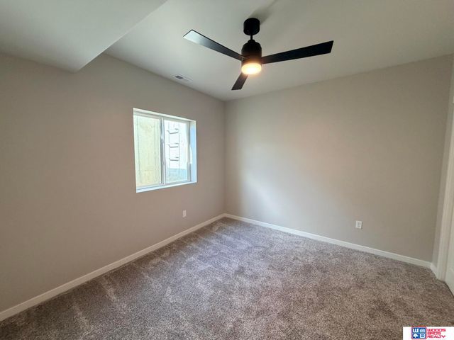 6674 Shadow Ridge Place, Columbus, NE 68601