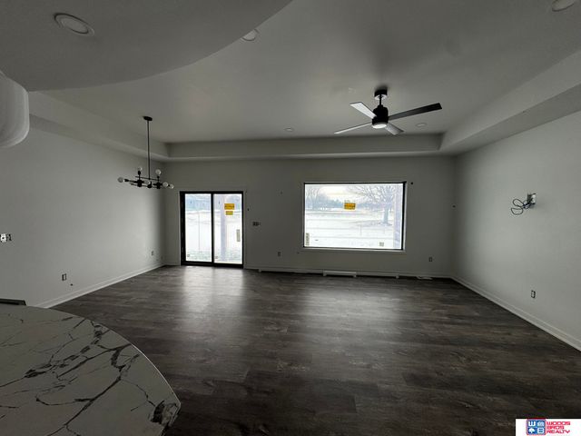 6674 Shadow Ridge Place, Columbus, NE 68601