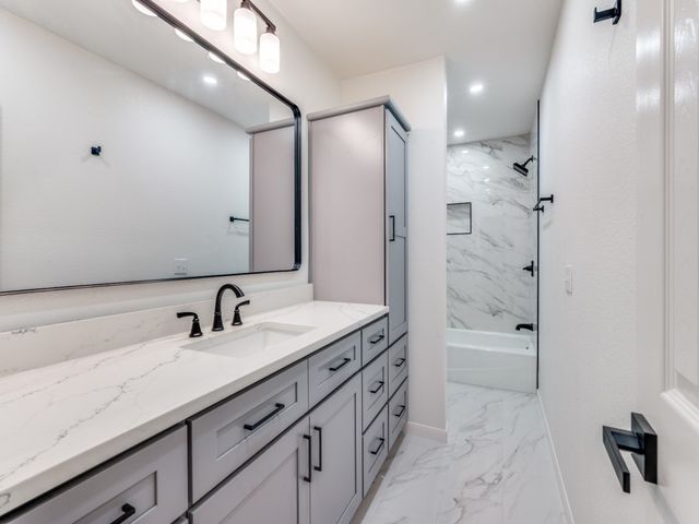 205 Laurel Street, Mansfield, TX 76063