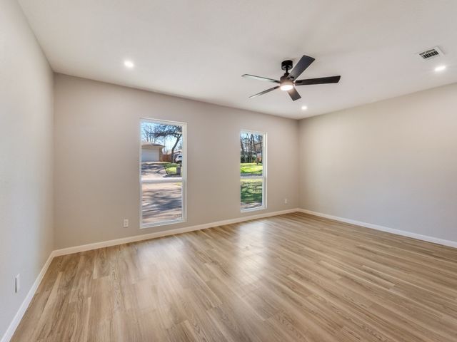 205 Laurel Street, Mansfield, TX 76063