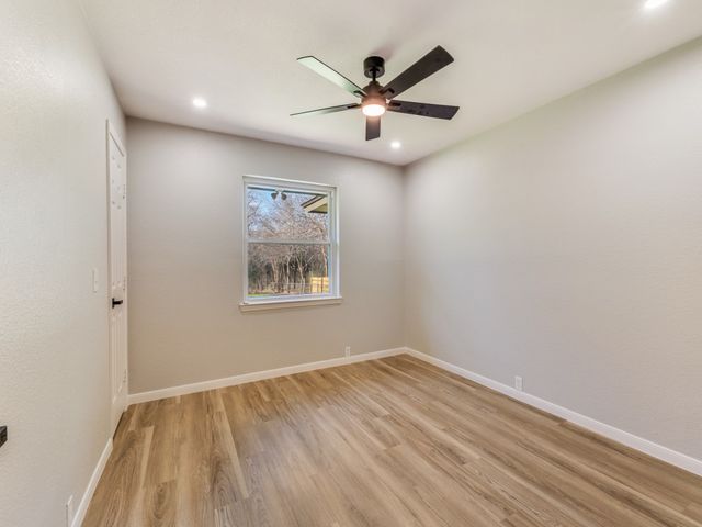 205 Laurel Street, Mansfield, TX 76063