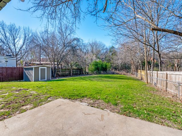 205 Laurel Street, Mansfield, TX 76063