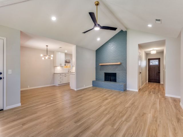 205 Laurel Street, Mansfield, TX 76063