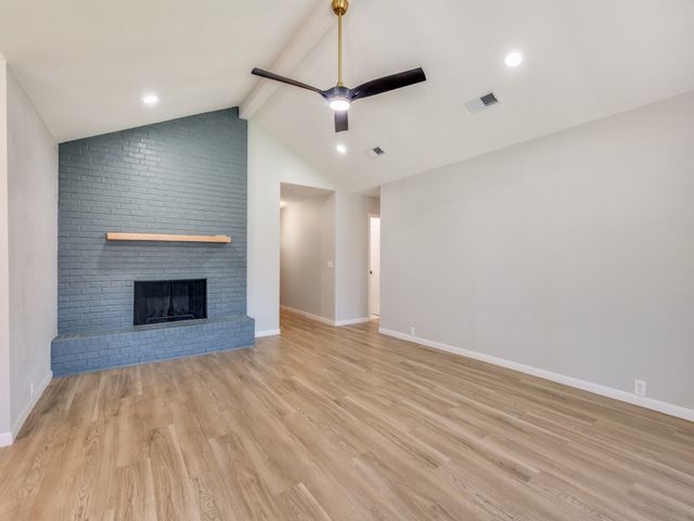 205 Laurel Street, Mansfield, TX 76063