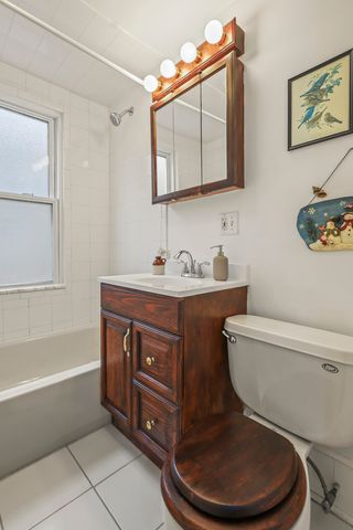 3524 Raymond Avenue, Brookfield, IL 60513