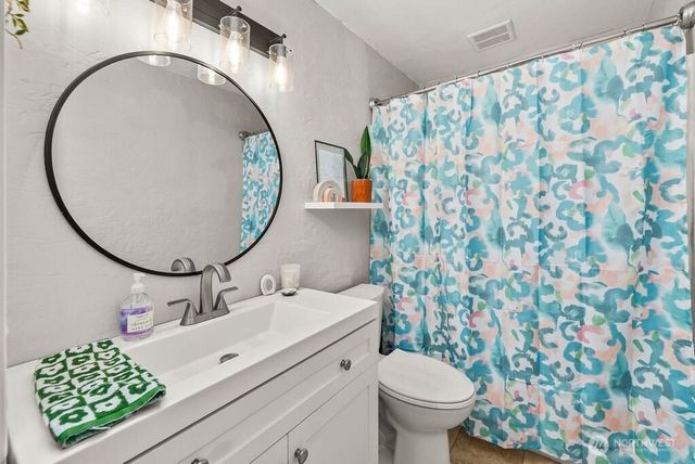 8413 Queets Drive NE, Lacey, WA 98516