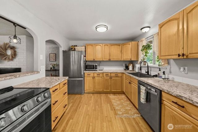 8413 Queets Drive NE, Lacey, WA 98516
