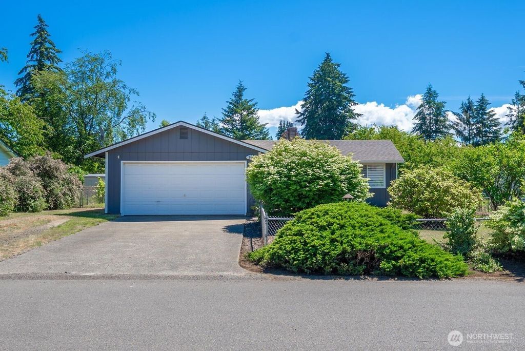 8413 Queets Drive NE, Lacey, WA 98516