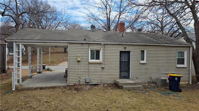 2121 E 77th Terrace, Kansas City, MO 64132