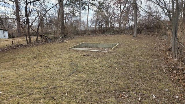 2121 E 77th Terrace, Kansas City, MO 64132